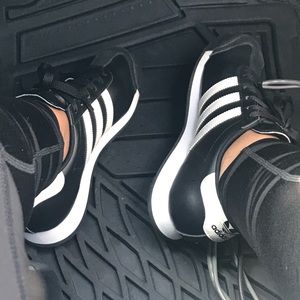 Adidas sneakers 👟